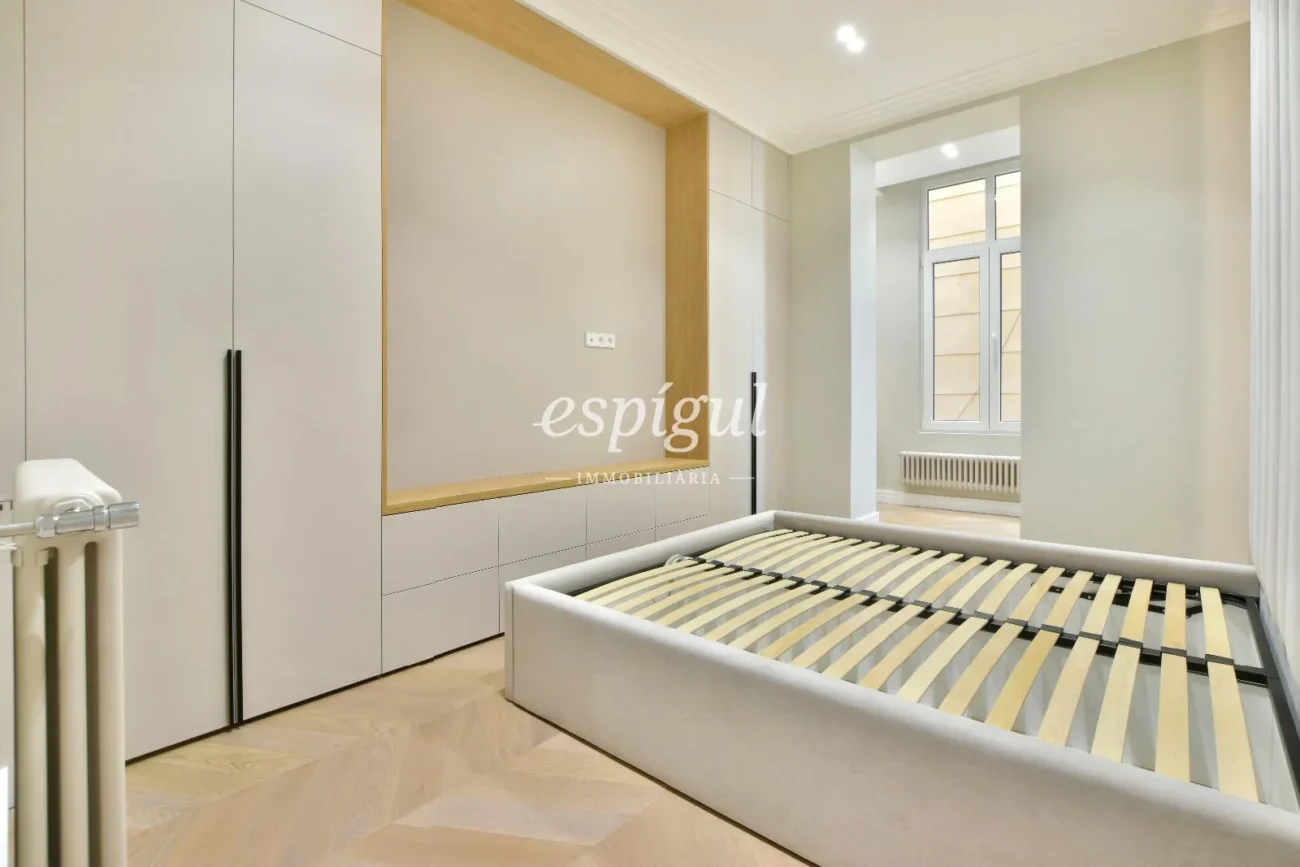 Elegante piso en venta recién reformado junto a Passeig de Sant Joan, Barcelona