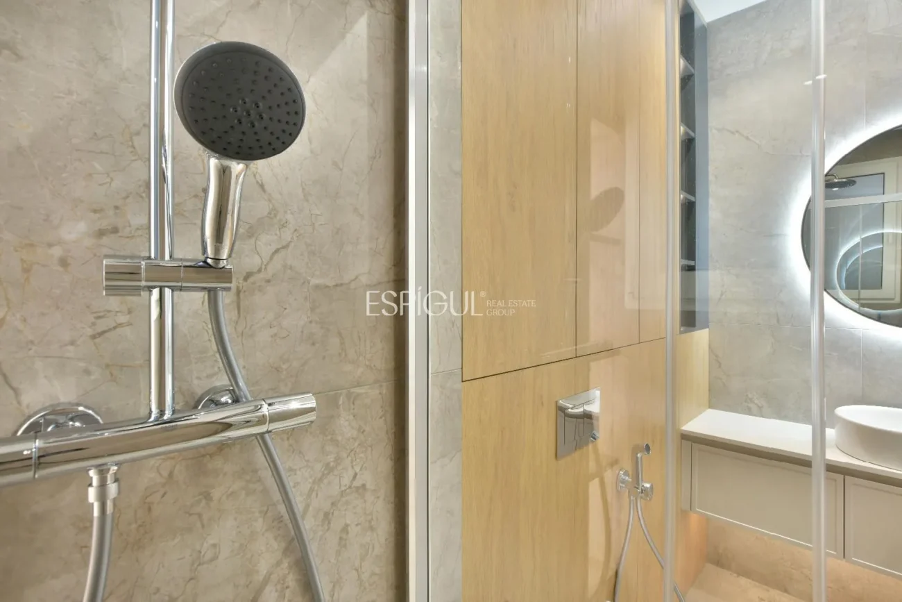 Élégant appartement à vendre récemment rénové à côté du Passeig de Sant Joan, Barcelone