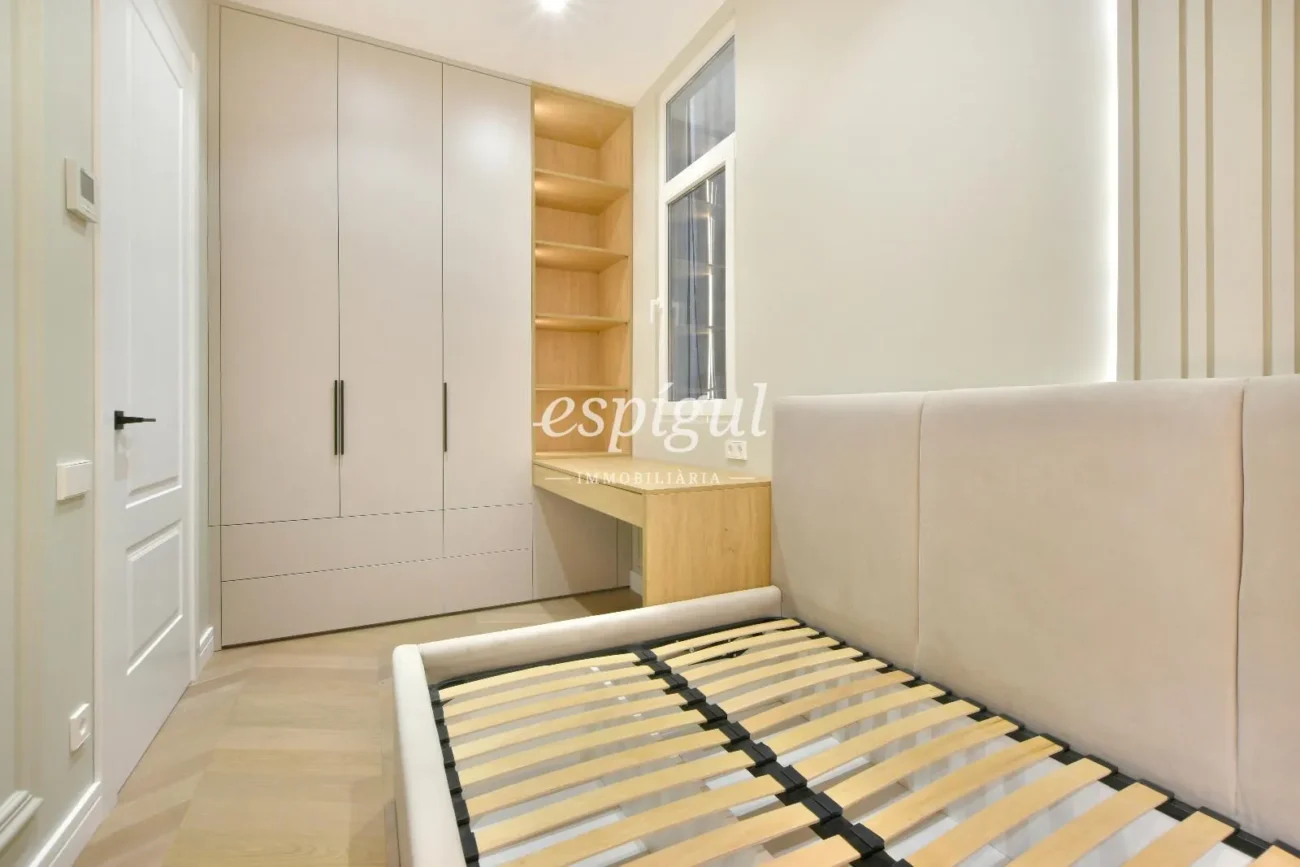 Elegante piso en venta recién reformado junto a Passeig de Sant Joan, Barcelona