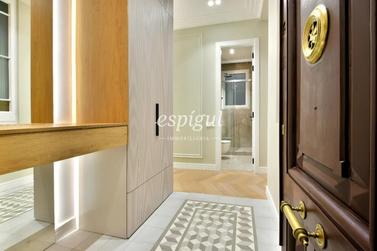 Elegante piso en venta recién reformado junto a Passeig de Sant Joan, Barcelona