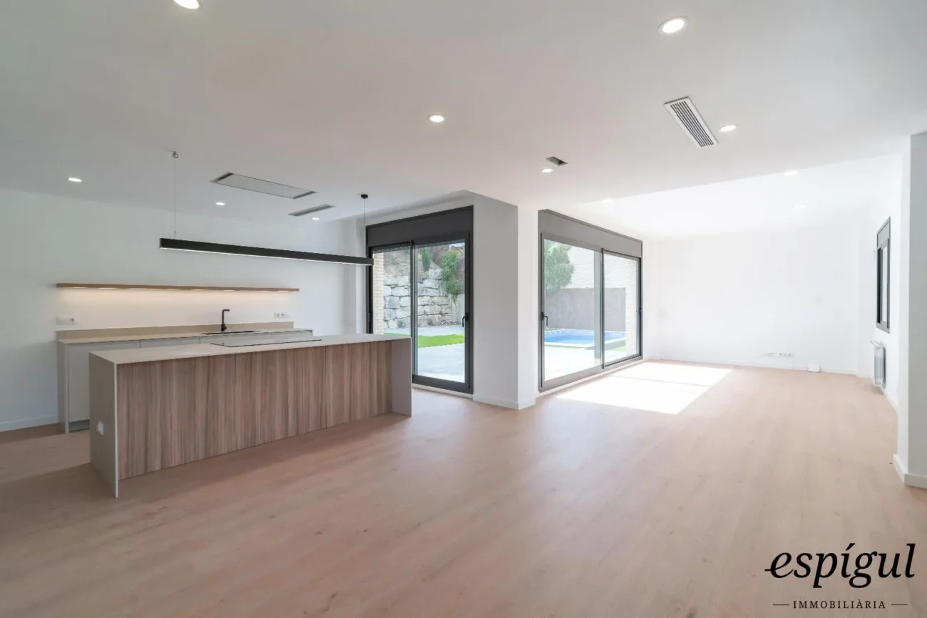 Spectacular house in Alella, totally updated in 2025, with elevator and swimming pool.