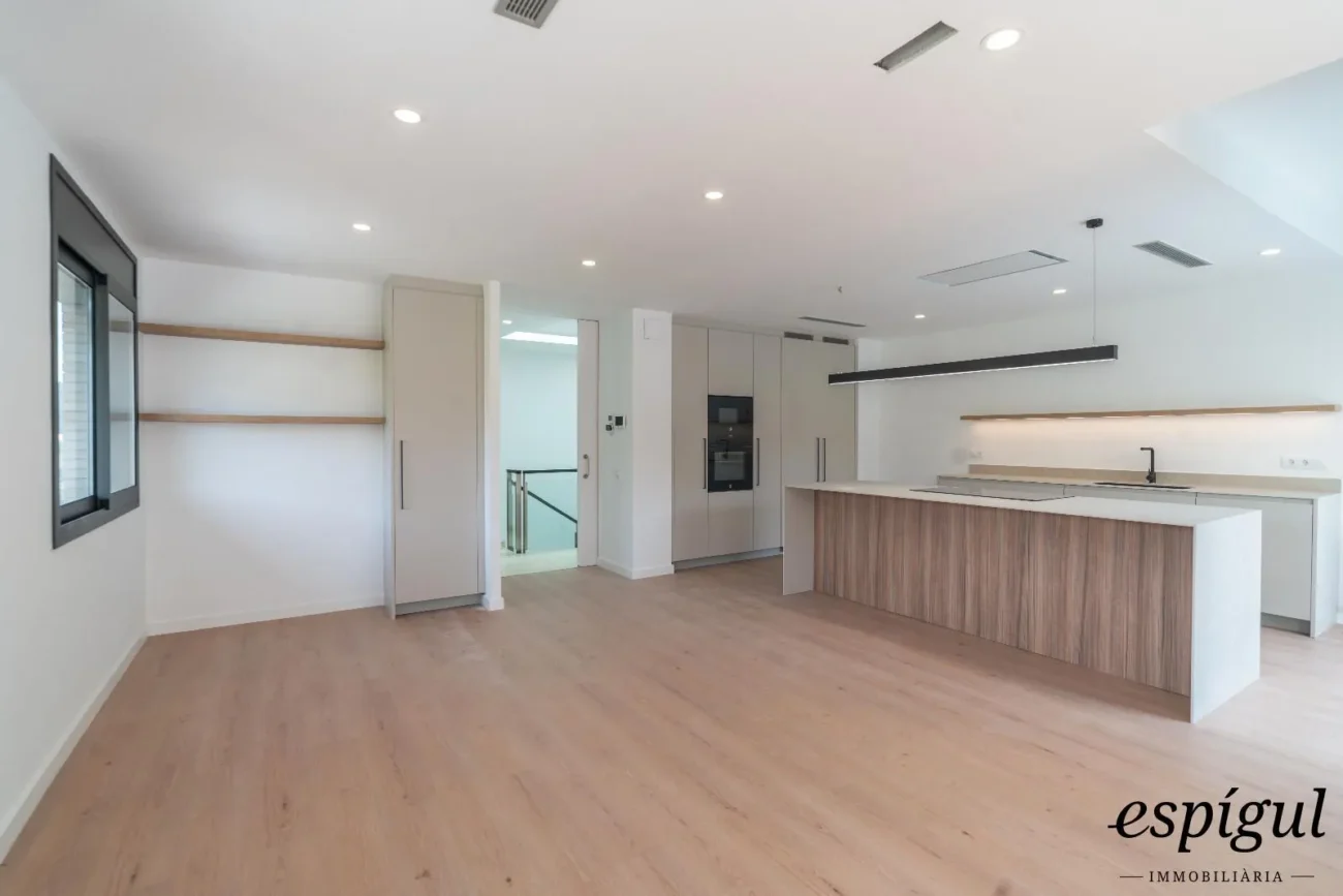 Spectacular house in Alella, totally updated in 2025, with elevator and swimming pool.