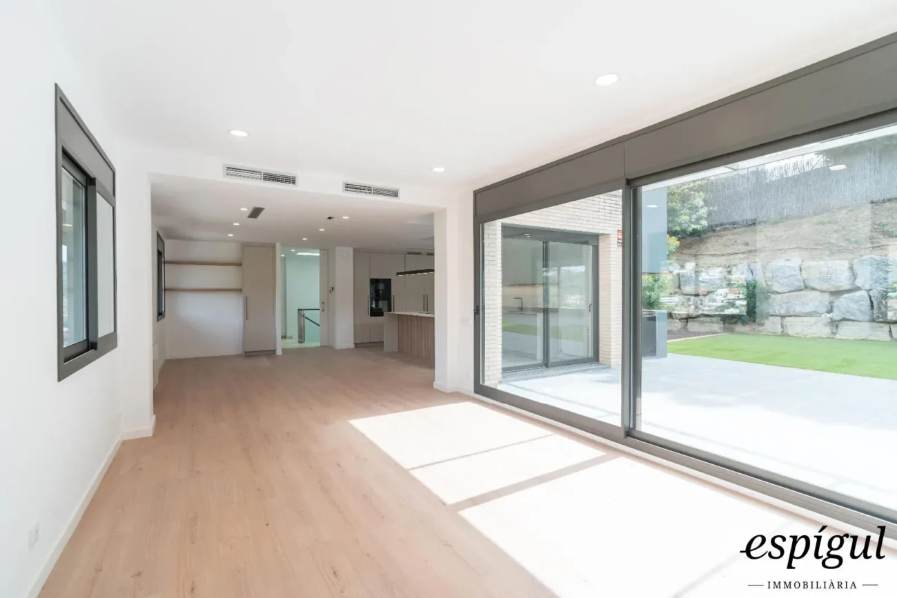 Spectacular house in Alella, totally updated in 2025, with elevator and swimming pool.