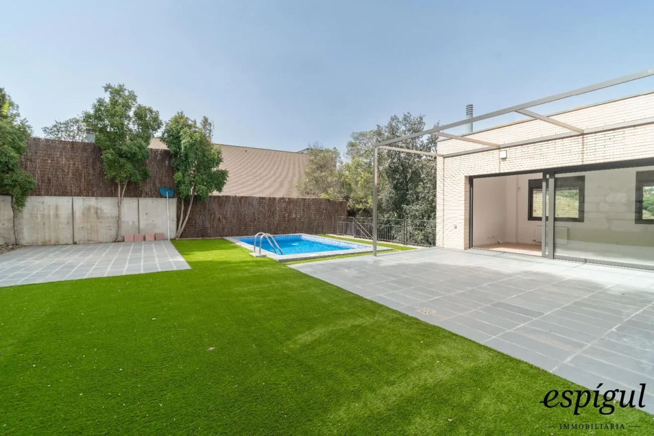 Spectacular house in Alella, totally updated in 2025, with elevator and swimming pool.