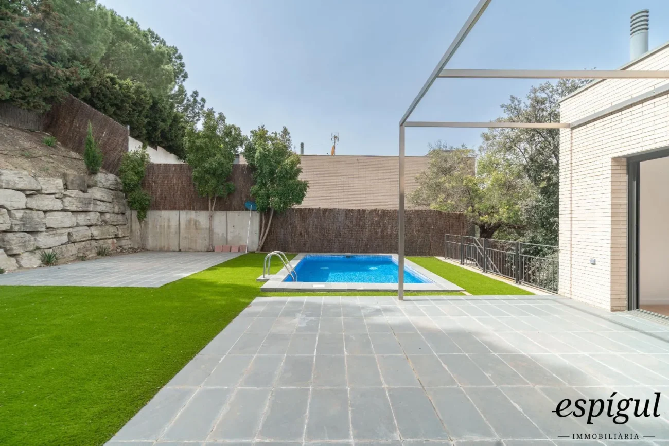 Spectacular house in Alella, totally updated in 2025, with elevator and swimming pool.