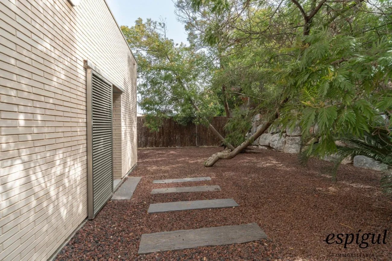 Spectacular house in Alella, totally updated in 2025, with elevator and swimming pool.