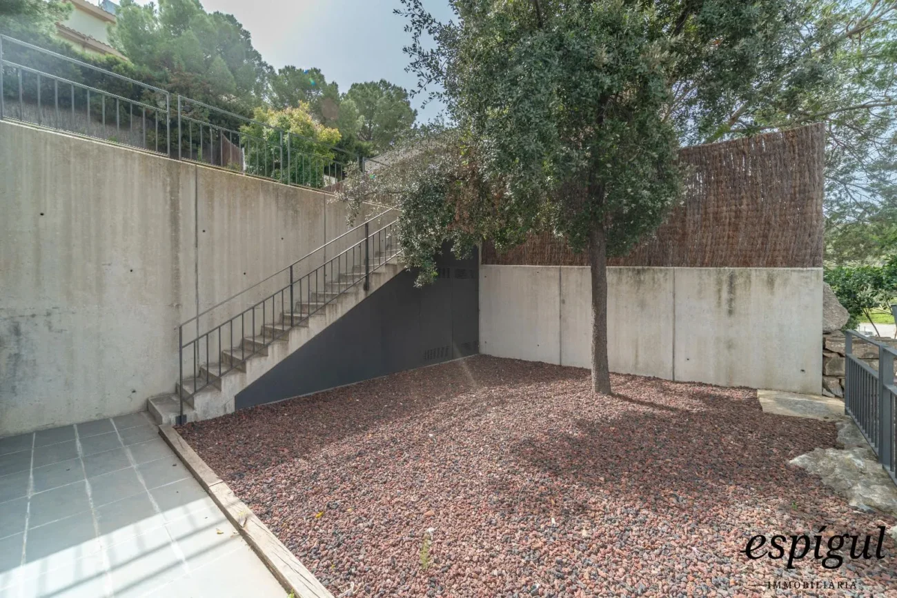Spectacular house in Alella, totally updated in 2025, with elevator and swimming pool.