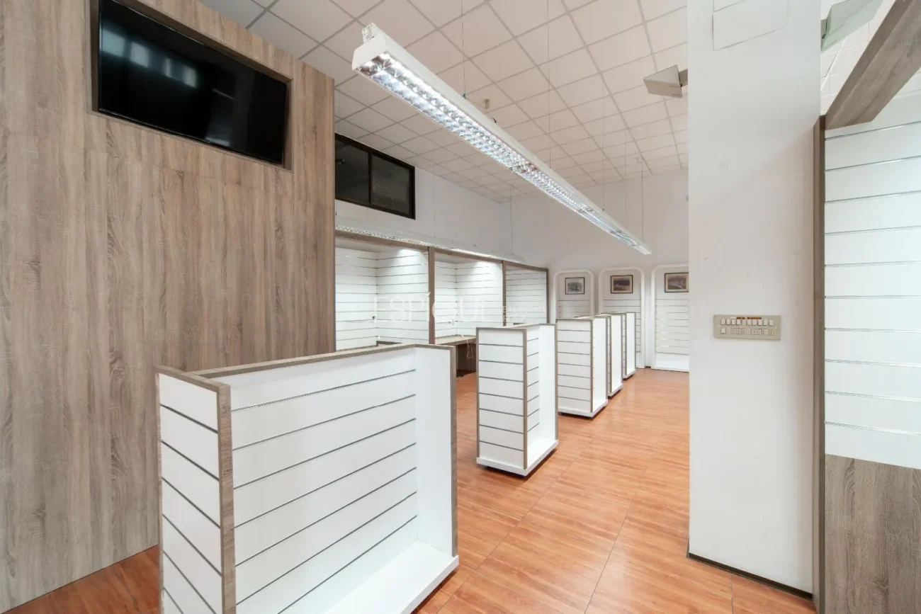 Local comercial a 300 m de la playa de Palamós