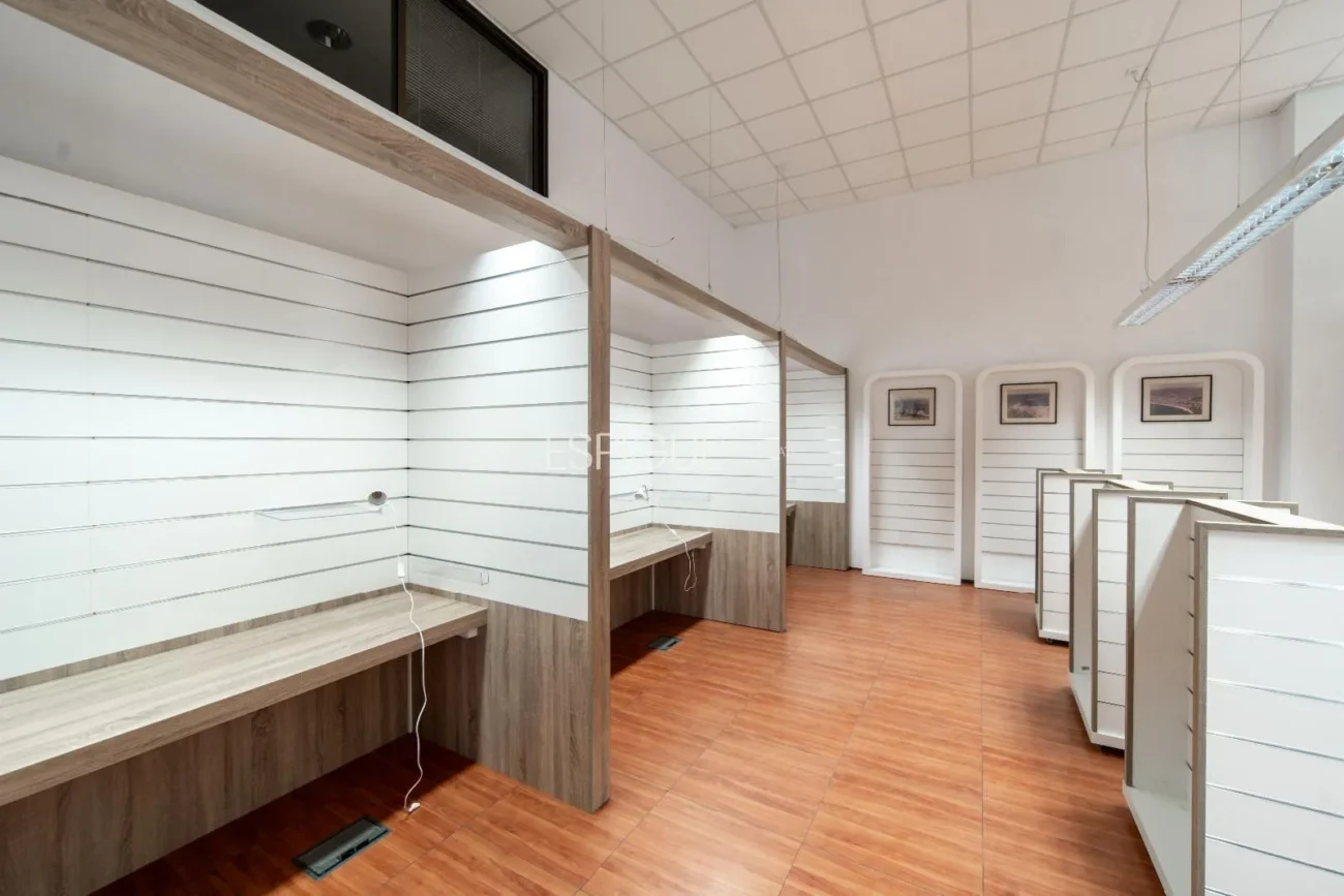 Local comercial a 300 m de la playa de Palamós