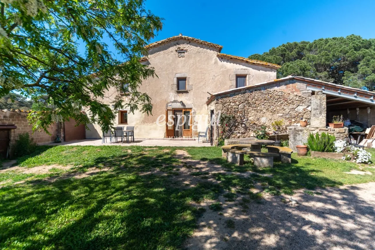 Masía catalana en Santa Cristina