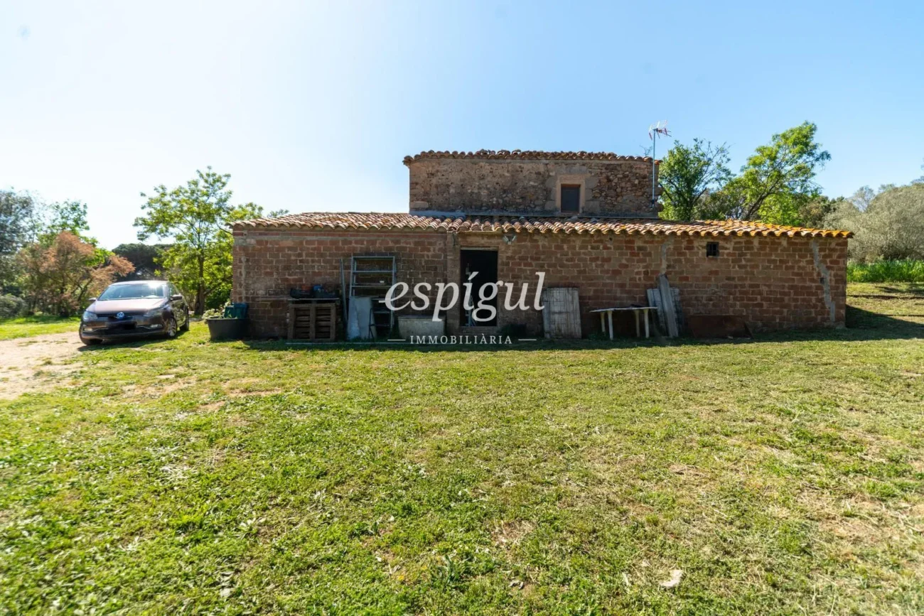 Masía catalana en Santa Cristina