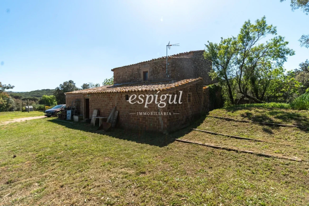 Masía catalana en Santa Cristina