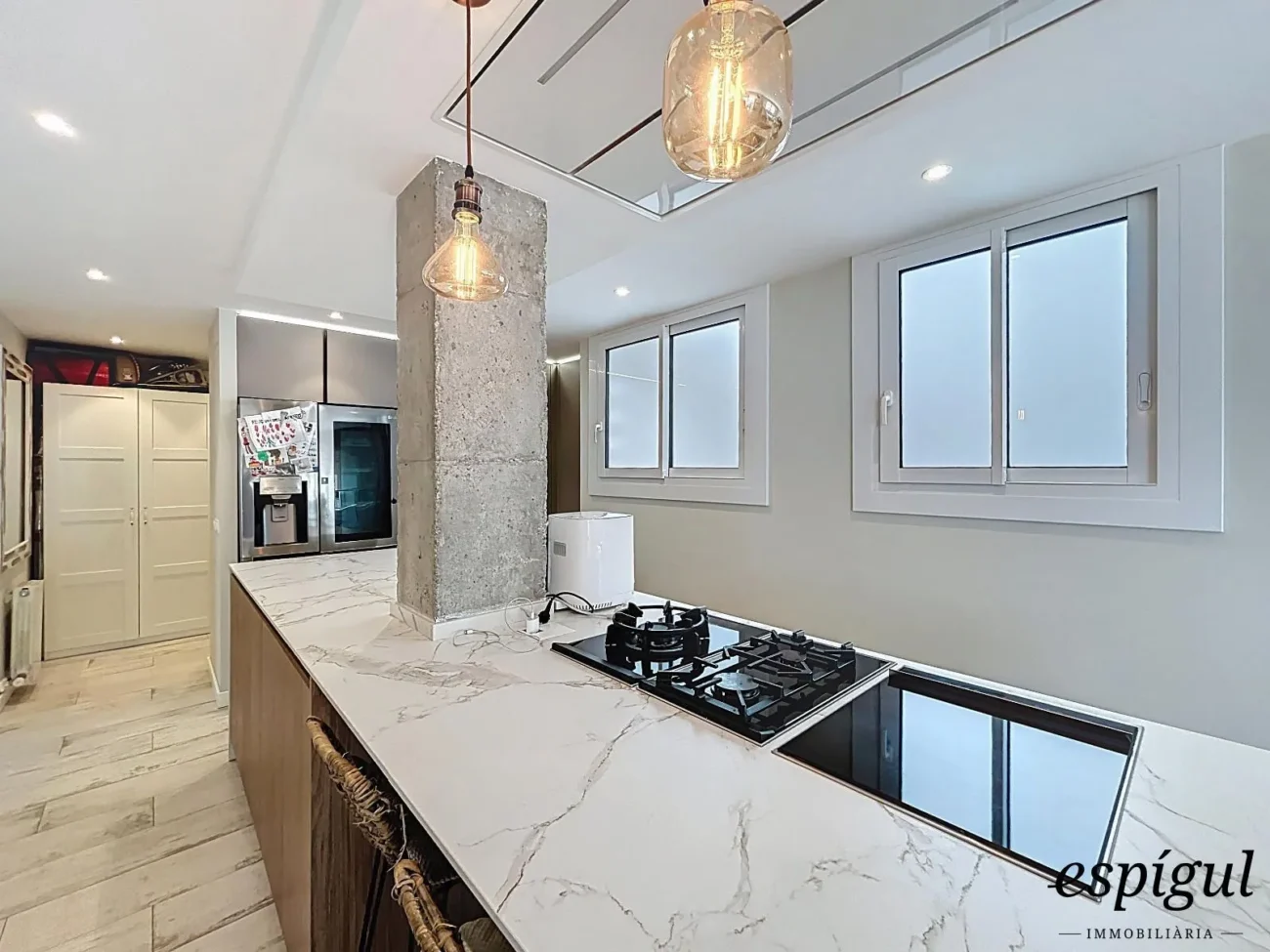 Bright refurbished apartment with terrace, sea views, pool and parking space in La Xinesca