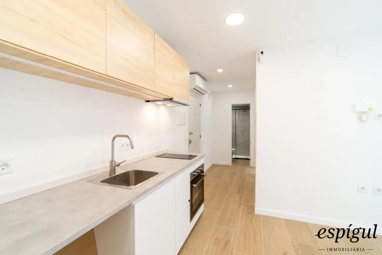 Planta baixa reformada amb jardí privat a 250m de la Platja
