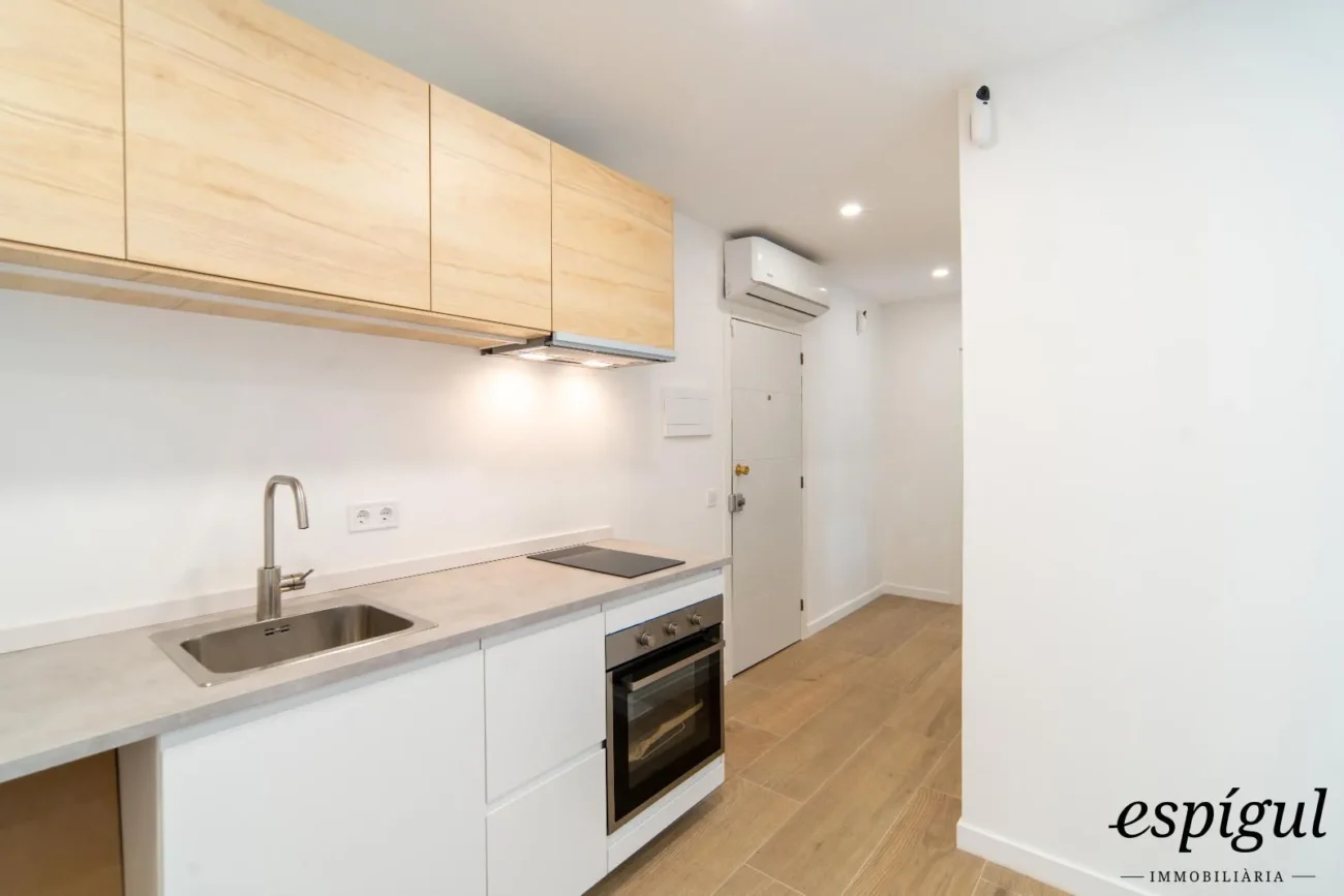 Planta baixa reformada amb jardí privat a 250m de la Platja