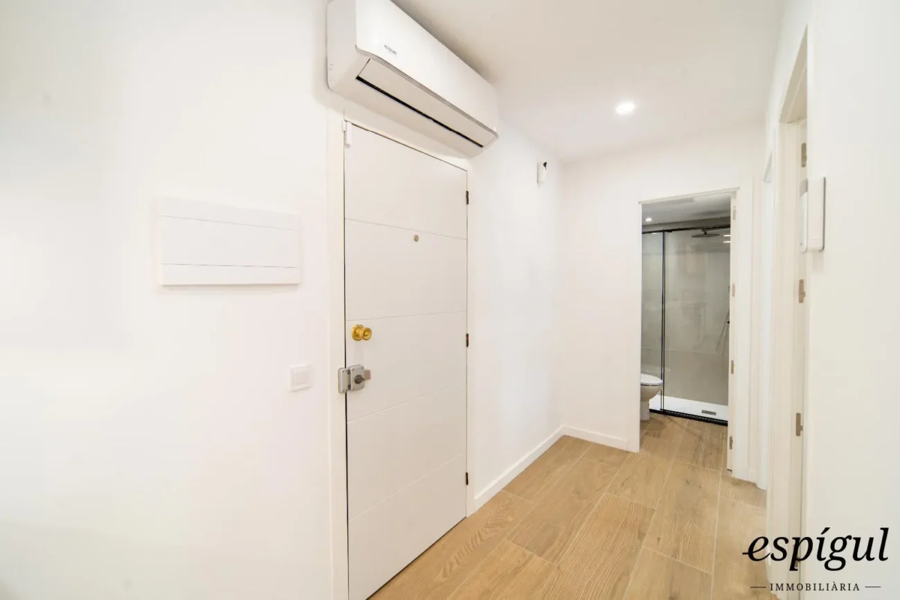 Planta baixa reformada amb jardí privat a 250m de la Platja