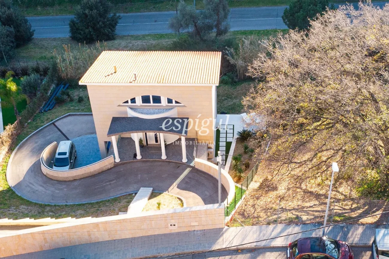 Propietat a Alella Park: disseny, amplitud i eficiència energètica en plena natura