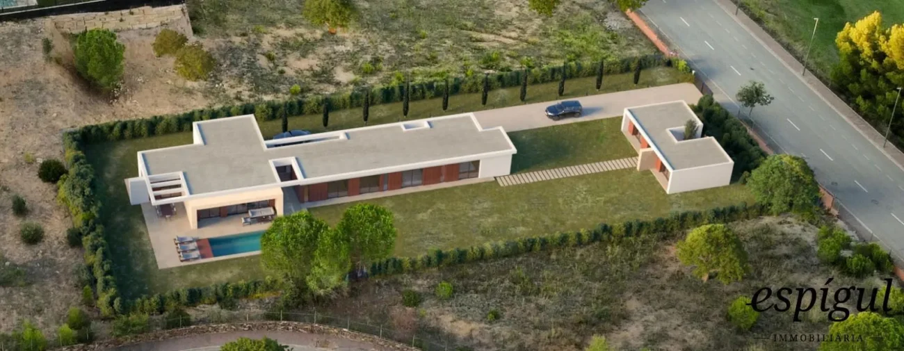 Xalet d’Obra nova en venda en el Golf Masia Bach en una sola planta de 440 m², en una parcel·la de 1.800 m²