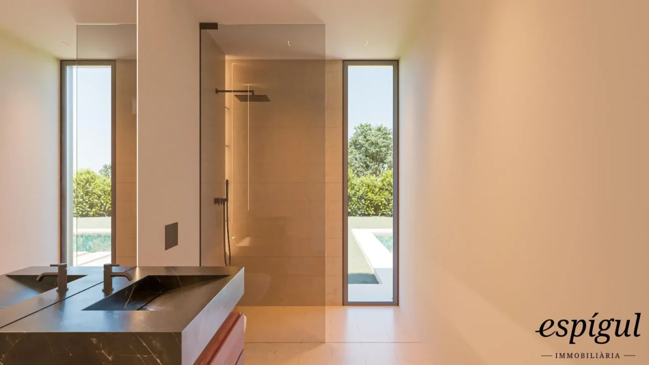 Xalet d’Obra nova en venda en el Golf Masia Bach en una sola planta de 440 m², en una parcel·la de 1.800 m²