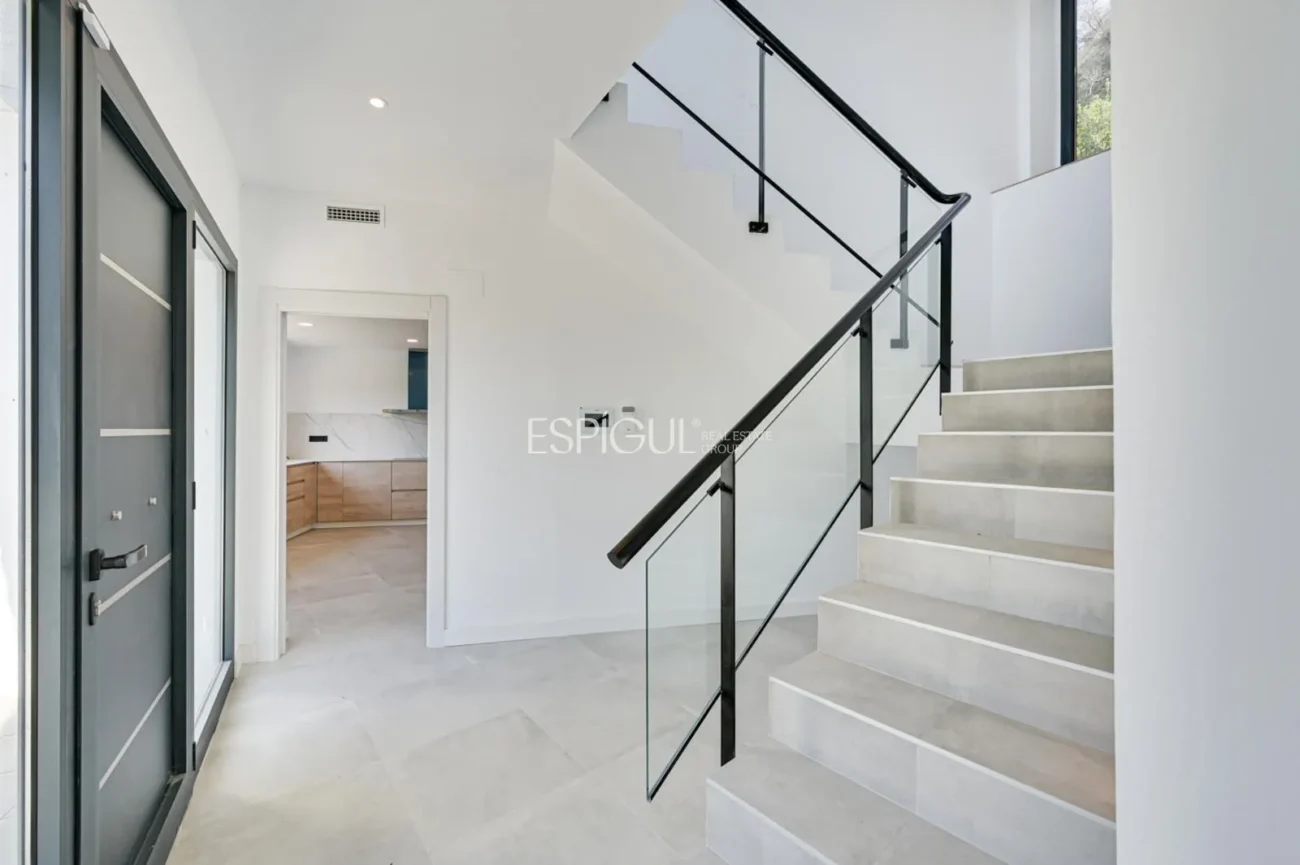 Bonita casa de obra nueva con espectaculares vistas en Vallromanes