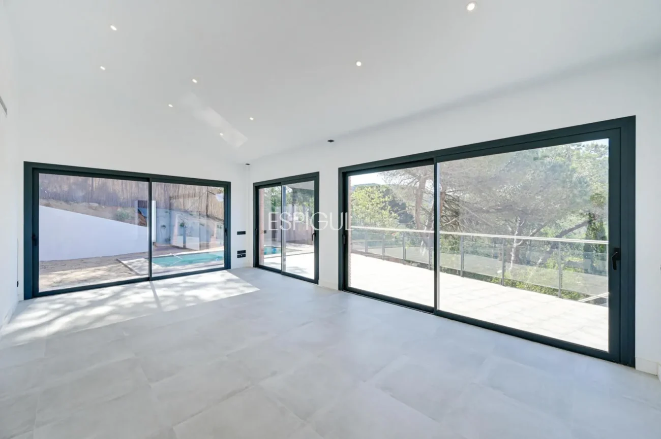 Bonita casa de obra nueva con espectaculares vistas en Vallromanes