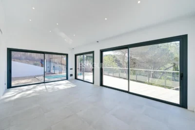 Bonita casa de obra nueva con espectaculares vistas en Vallromanes