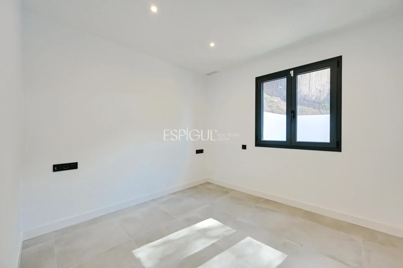 Bonita casa de obra nueva con espectaculares vistas en Vallromanes