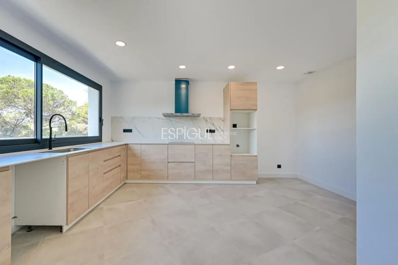 Bonita casa de obra nueva con espectaculares vistas en Vallromanes