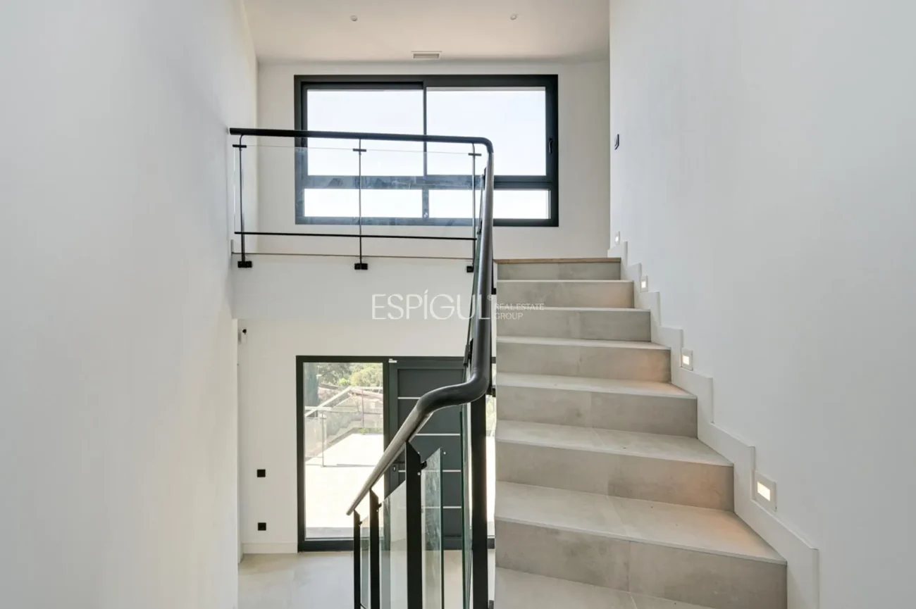 Bonita casa de obra nueva con espectaculares vistas en Vallromanes