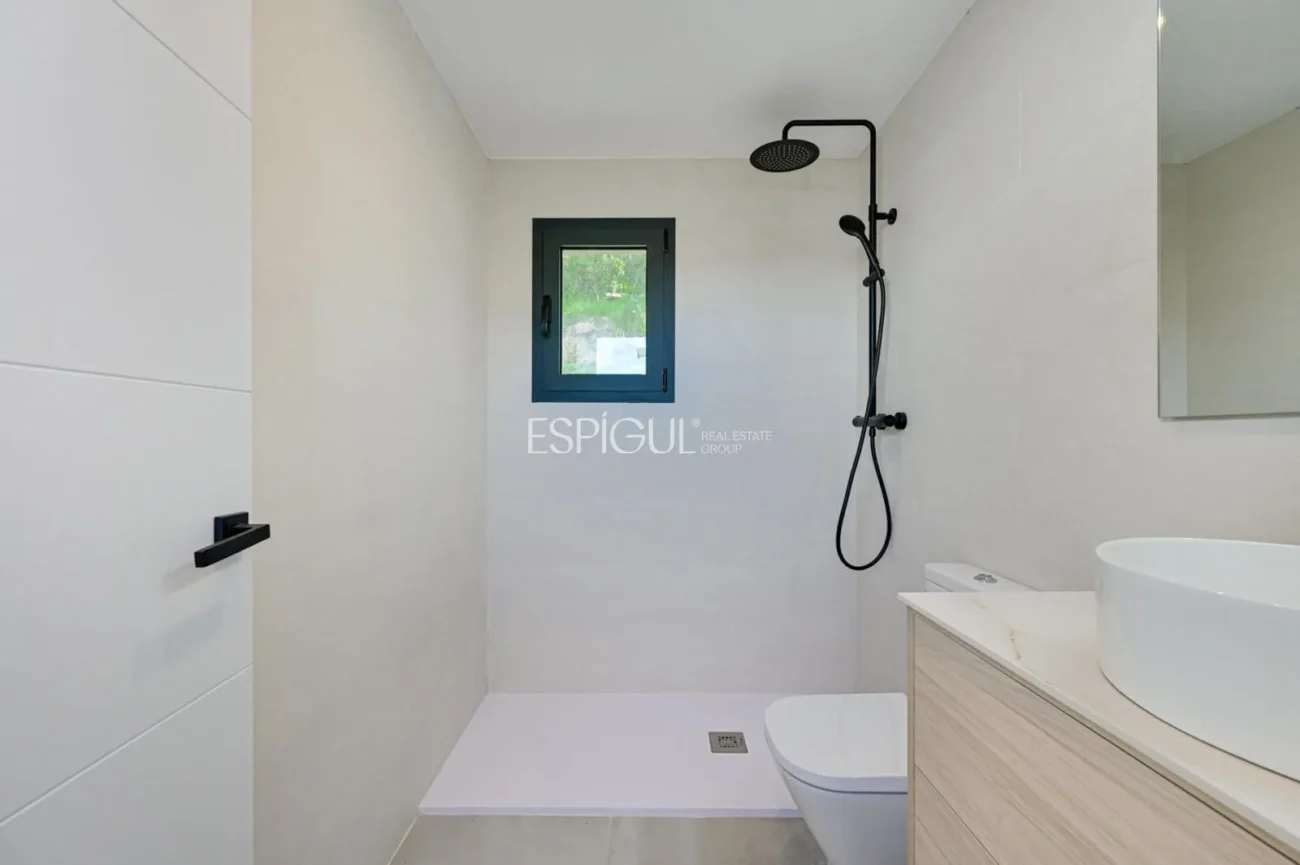 Bonita casa de obra nueva con espectaculares vistas en Vallromanes