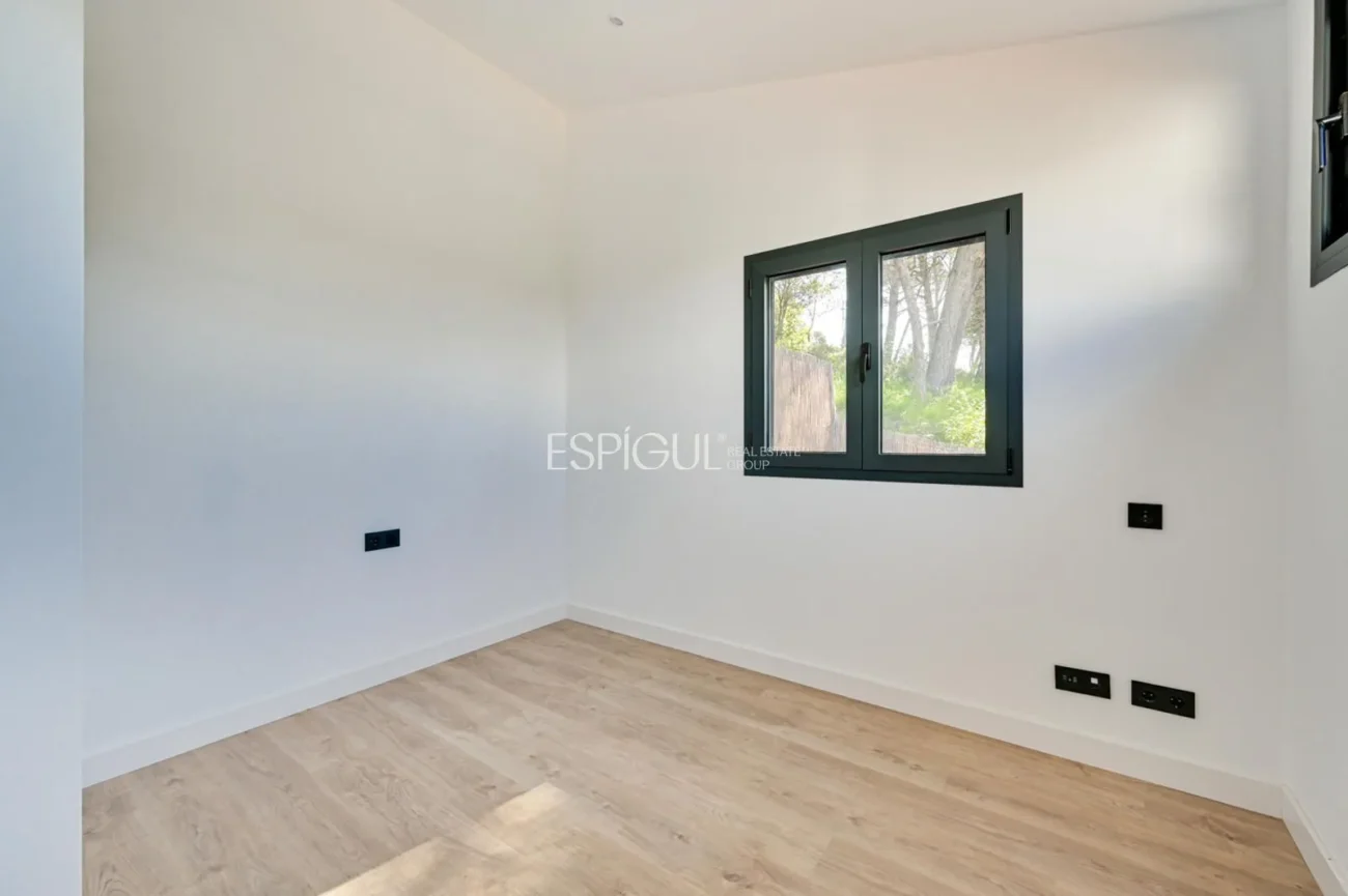 Bonita casa de obra nueva con espectaculares vistas en Vallromanes