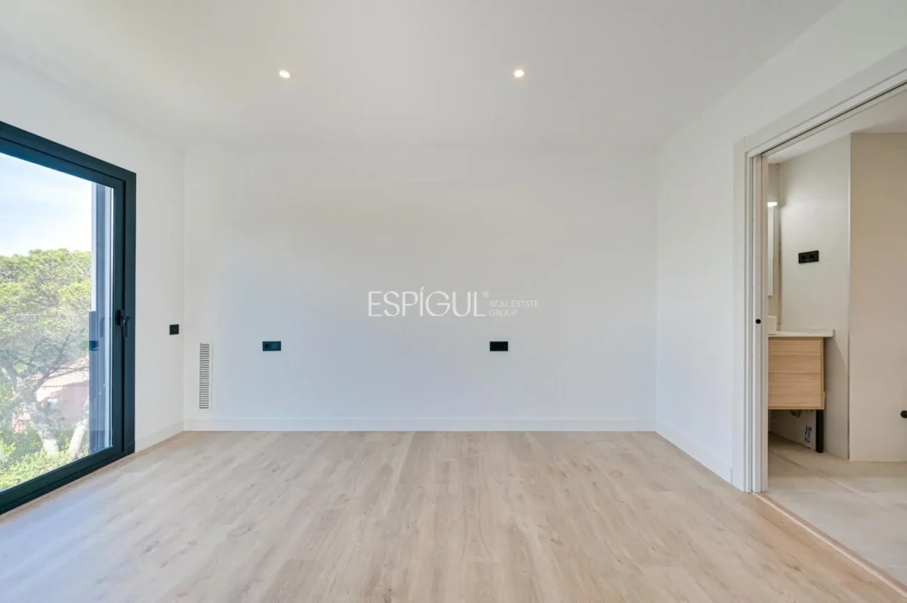 Bonita casa de obra nueva con espectaculares vistas en Vallromanes