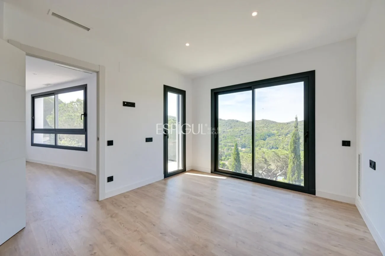 Bonita casa de obra nueva con espectaculares vistas en Vallromanes