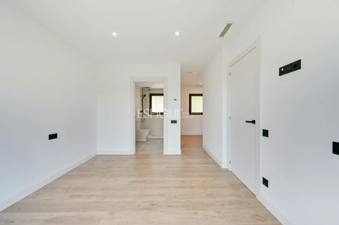 Bonita casa de obra nueva con espectaculares vistas en Vallromanes