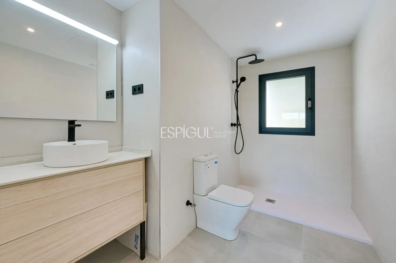 Bonita casa de obra nueva con espectaculares vistas en Vallromanes