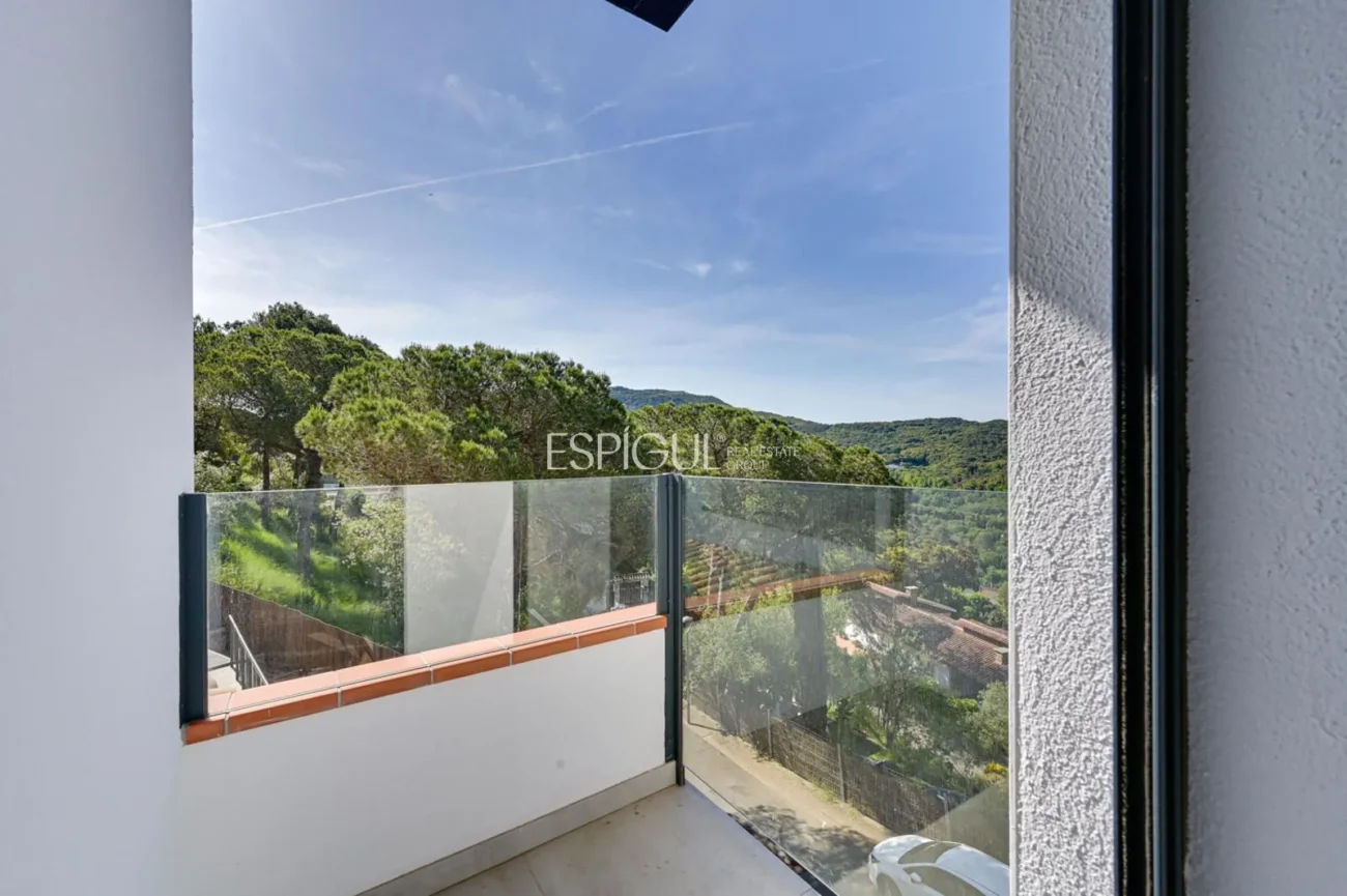 Bonita casa de obra nueva con espectaculares vistas en Vallromanes