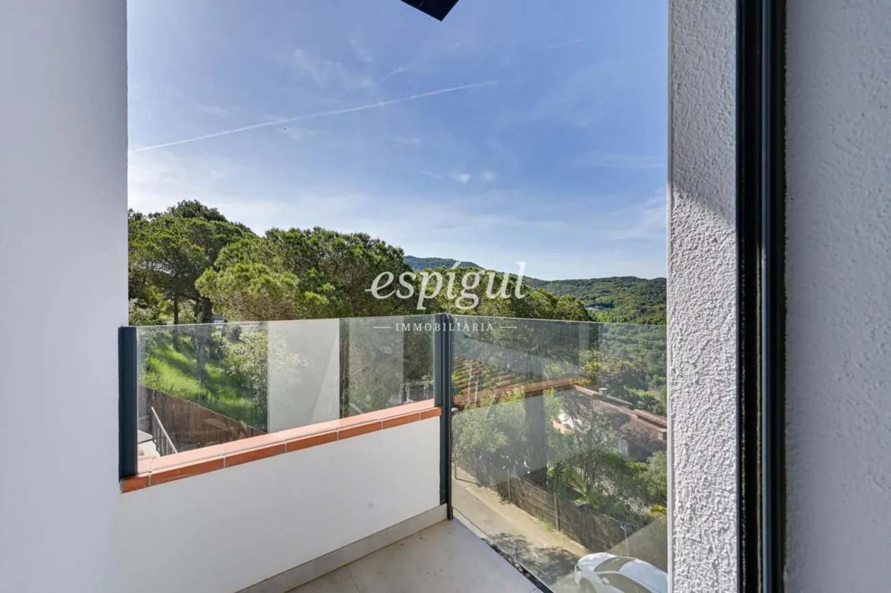 Preciosa casa d’obra nova amb vistes espectaculars a Vallromanes