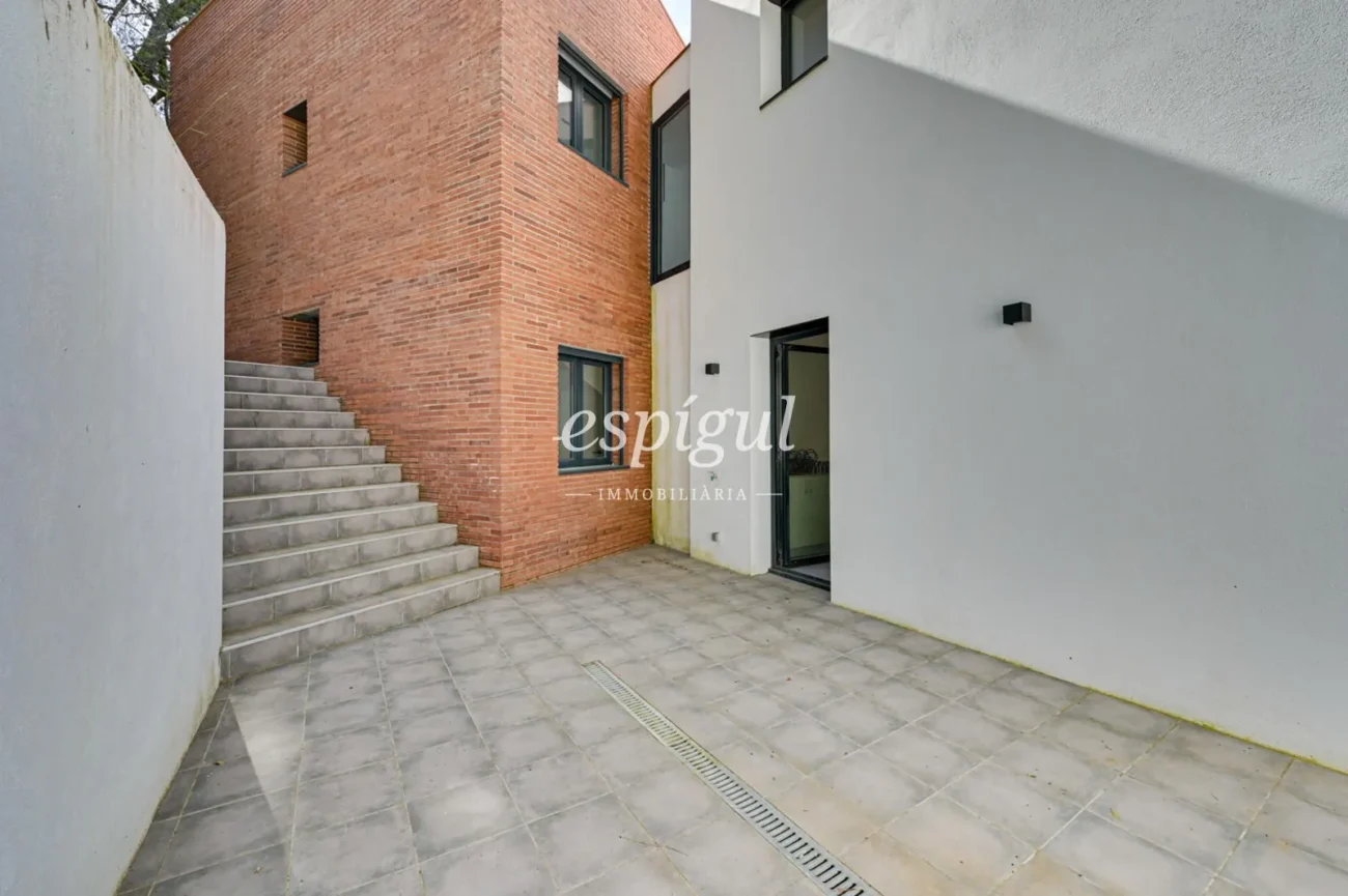 Preciosa casa d’obra nova amb vistes espectaculars a Vallromanes