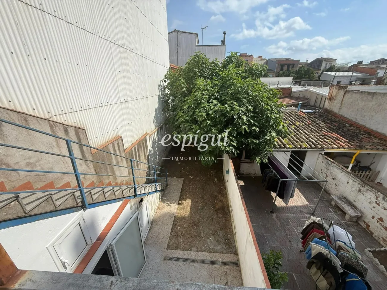 Maison mitoyenne avec jardin privé et studio sur la Calle Major de Salt