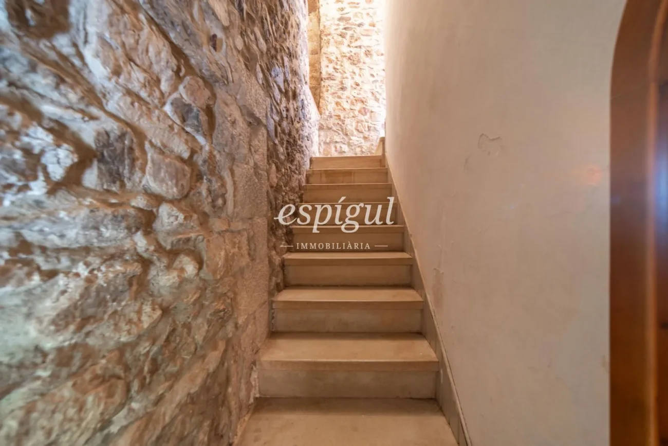 Exclusiva vivienda con jardín privado en Sant Daniel, Girona