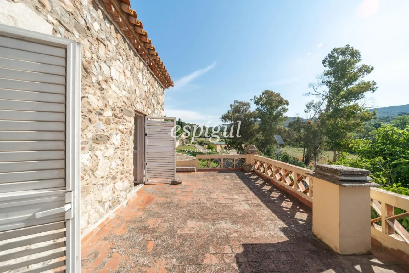 Exclusiva vivienda con jardín privado en Sant Daniel, Girona