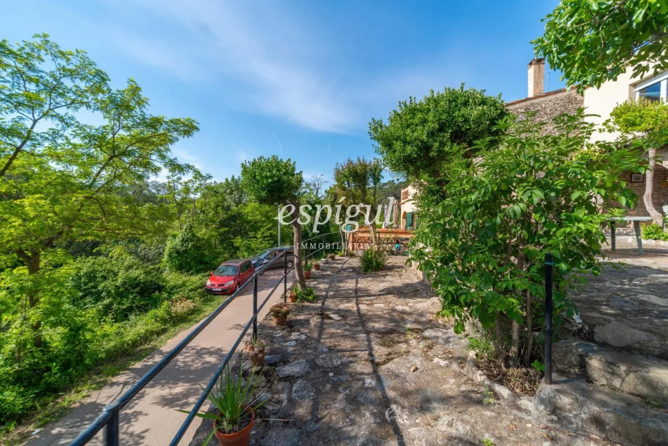 Exclusiva vivienda con jardín privado en Sant Daniel, Girona