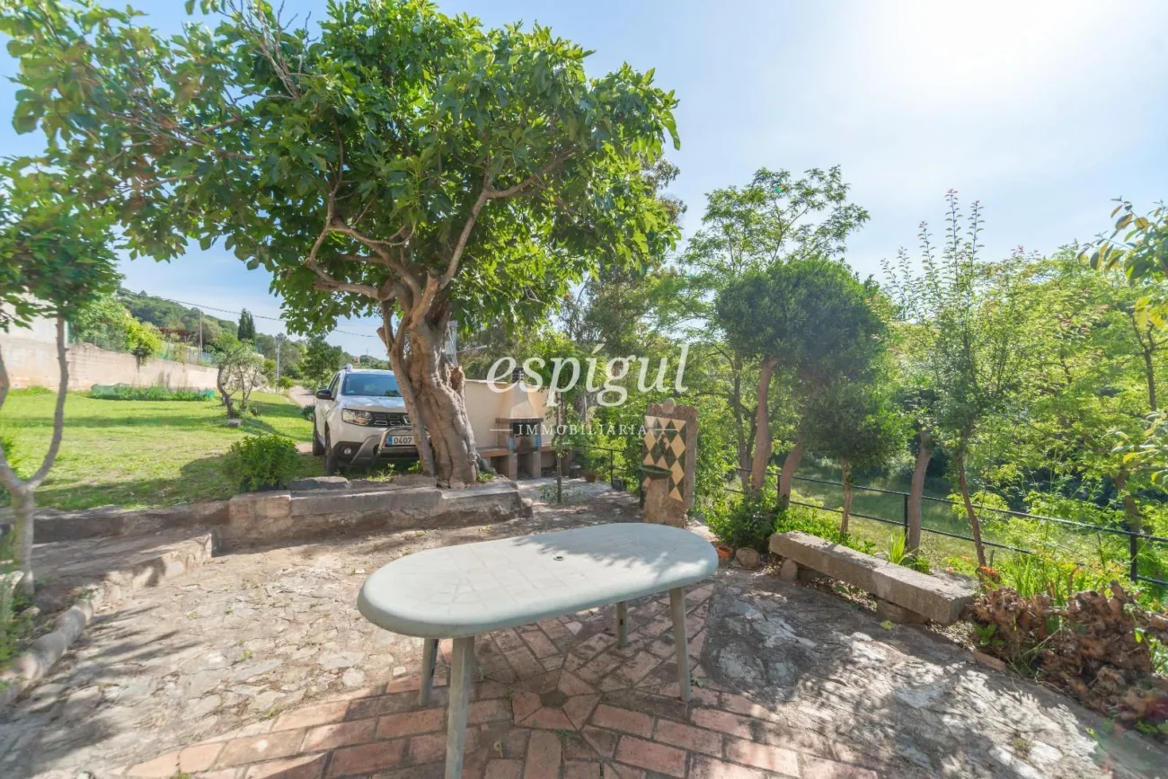 Exclusiva vivienda con jardín privado en Sant Daniel, Girona