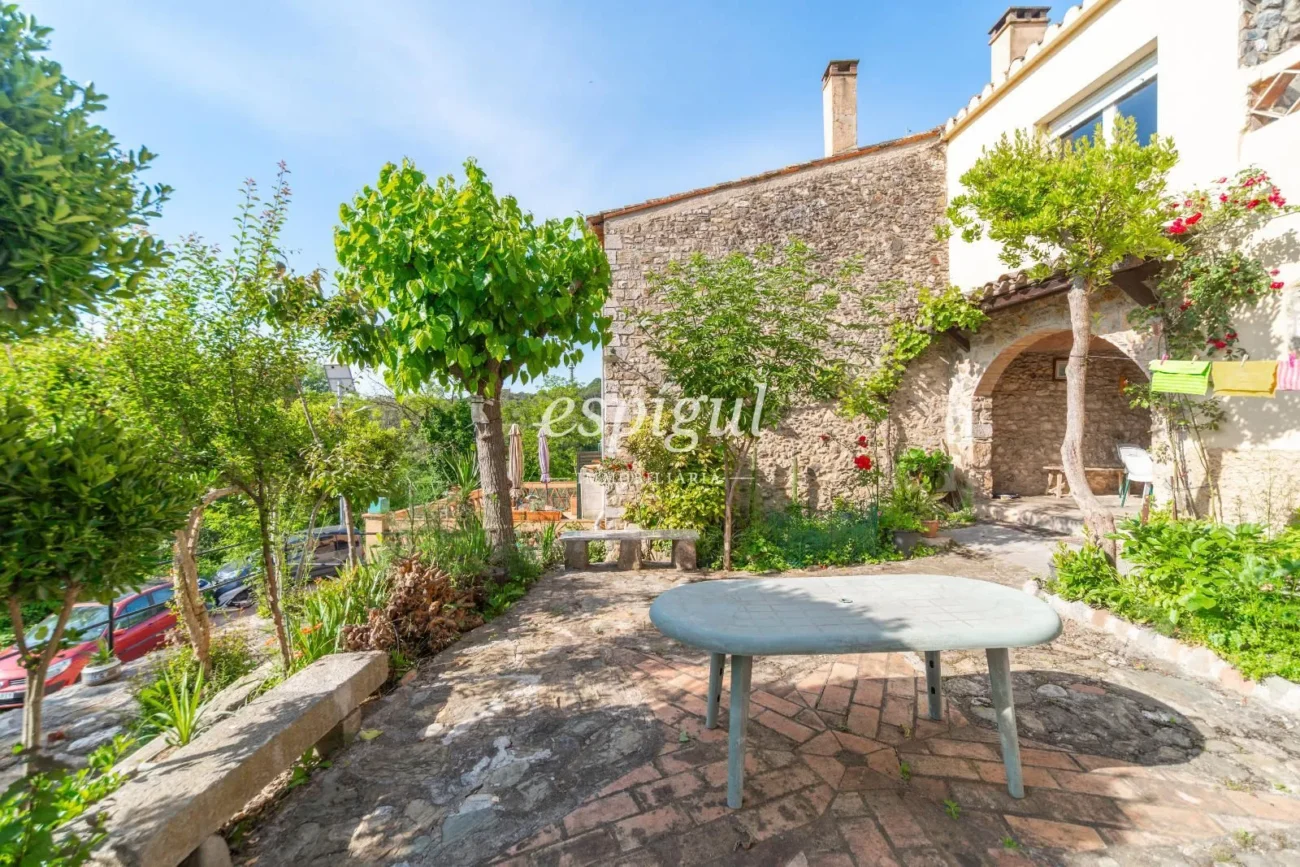 Exclusiva vivienda con jardín privado en Sant Daniel, Girona