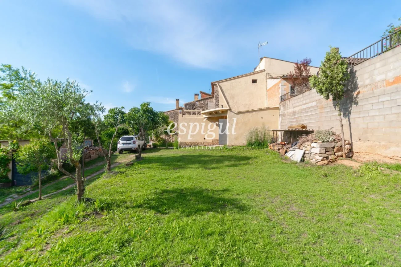 Exclusiva vivienda con jardín privado en Sant Daniel, Girona