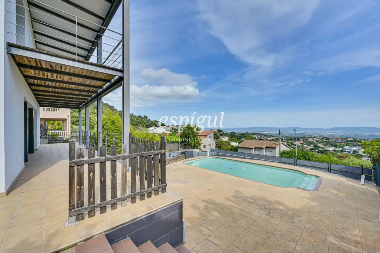 Designer villa with panoramic views, private garden and pool in Can Regasol