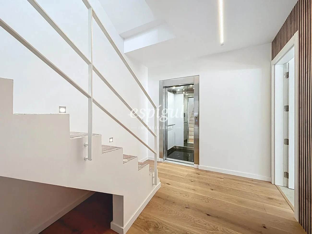 Casa de obra nueva en el centro de Arenys de Munt con terraza, ascensor y acabados premium