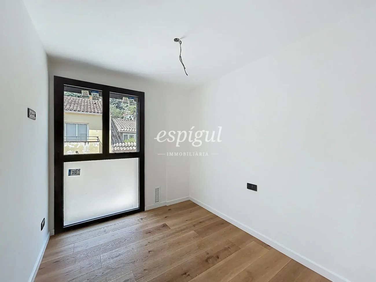 Casa de obra nueva en el centro de Arenys de Munt con terraza, ascensor y acabados premium
