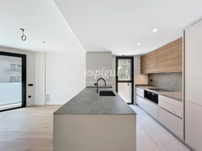 Casa de obra nueva en el centro de Arenys de Munt con terraza, ascensor y acabados premium