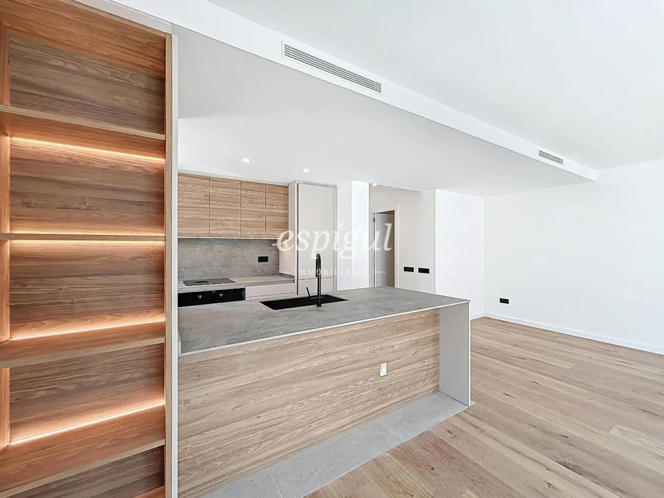 Casa de obra nueva en el centro de Arenys de Munt con terraza, ascensor y acabados premium